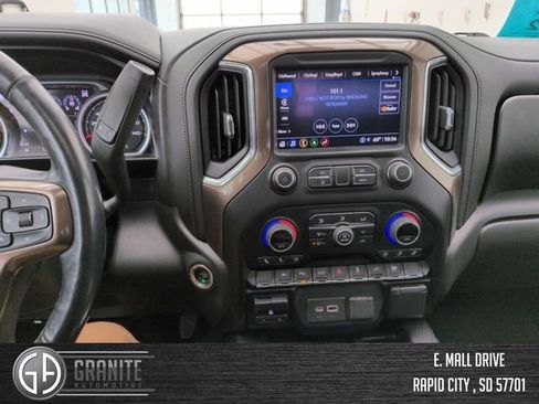 Used 2021 Chevrolet Silverado 1500 High Country w/ Technology Package AWD/4WD image 17