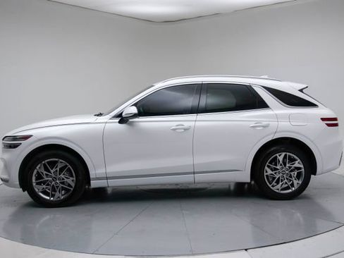 Used 2025 Genesis GV70 2.5T AWD/4WD image 3