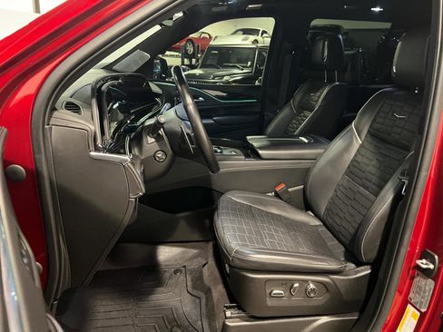 Used 2023 Cadillac Escalade V AWD/4WD image 9
