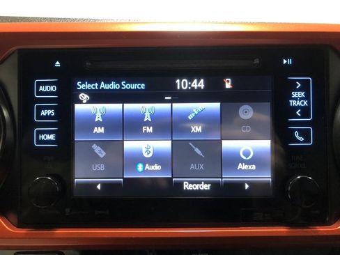 Used 2017 Toyota Tacoma TRD Sport w/ Tow Package (A/T) image 26