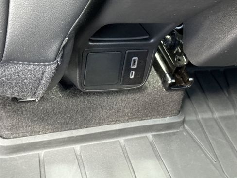 Used 2022 Buick Encore GX Select image 11