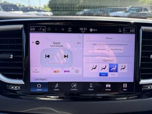 Used 2025 Chrysler Pacifica Select FWD image 31
