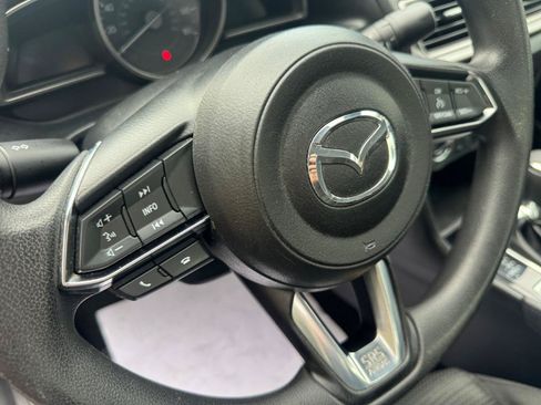 Used 2018 MAZDA MAZDA3 Sport w/ Preferred Equipment Package FWD image 17