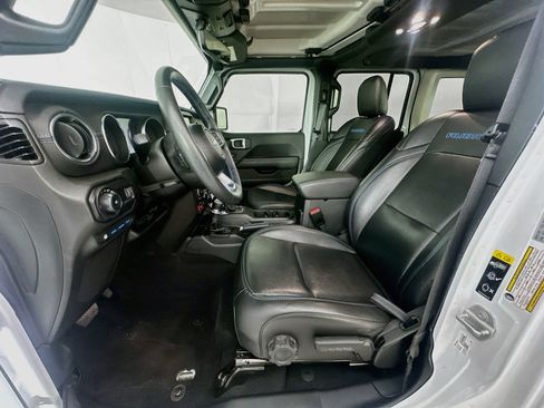 Used 2023 Jeep Wrangler Unlimited Rubicon 4xe w/ Steel Bumper Group AWD/4WD image 13