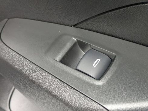 New 2026 Chevrolet Trax LT w/ Sunroof Package FWD image 30
