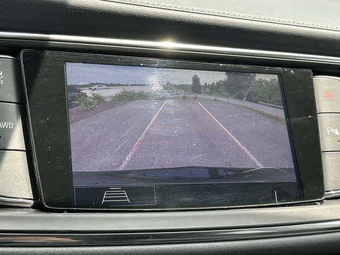 Used 2020 Buick Enclave Essence AWD/4WD image 13