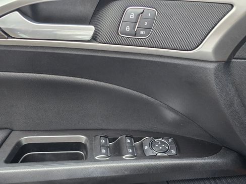 Used 2019 Ford Fusion SEL image 23