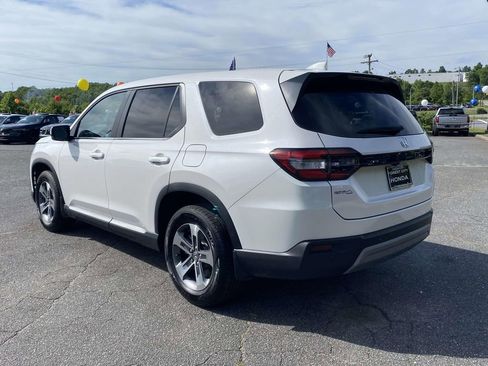 Certified 2025 Honda Pilot EX-L image 3