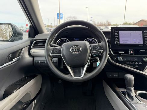 Used 2023 Toyota Camry LE image 19