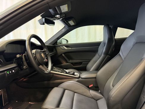 Used 2025 Porsche 911 Carrera image 5