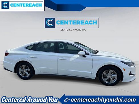 Used 2023 Hyundai Sonata SE image 3