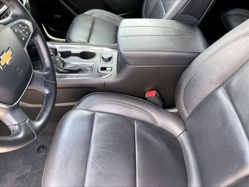 Used 2023 Chevrolet Traverse LT w/ LT Premium Package AWD/4WD image 21
