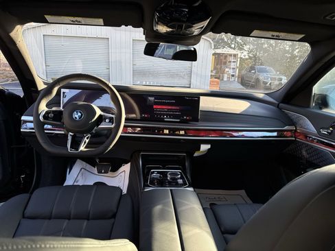 New 2026 BMW i7 M70 image 12