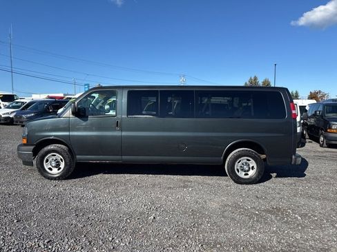 Used 2017 Chevrolet Express 3500 LT w/ LT Preferred Equipment Group image 5