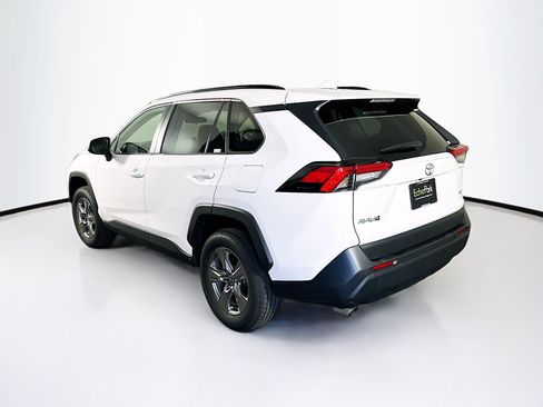 Used 2025 Toyota RAV4 XLE FWD image 5