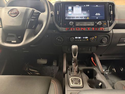 Used 2026 Nissan Frontier PRO-4X AWD/4WD image 17