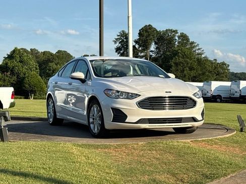Used 2020 Ford Fusion SE FWD image 9
