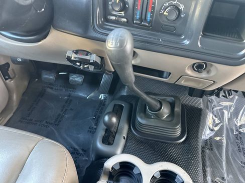 Used 2004 Chevrolet Silverado 2500 4x4 Crew Cab image 5