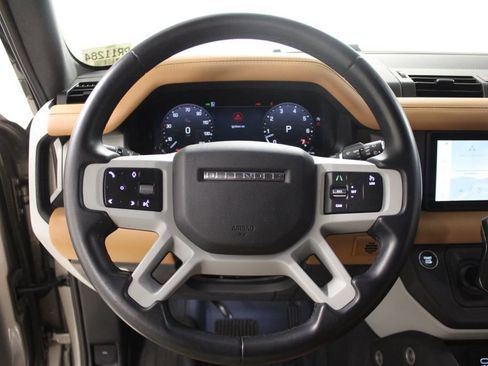 Used 2023 Land Rover Defender 110 SE image 19