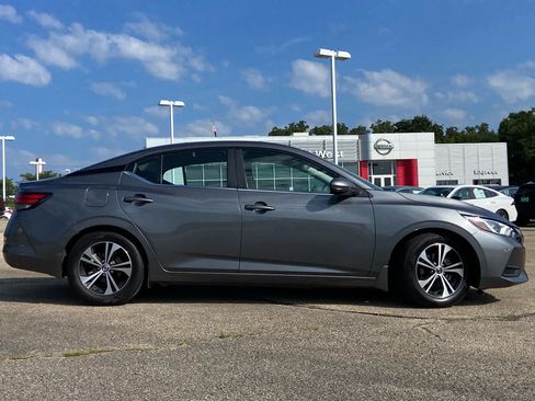 Used 2020 Nissan Sentra SV w/ Trunk Package FWD image 2