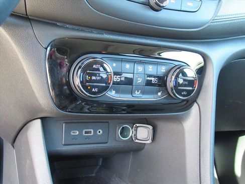 Used 2023 Buick Encore GX Essence w/ Experience Buick Package image 23