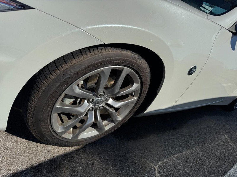 Used 2014 Nissan 370Z Touring w/ Navigation Package RWD image 4