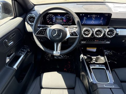 New 2026 Mercedes-Benz GLB 250 image 14