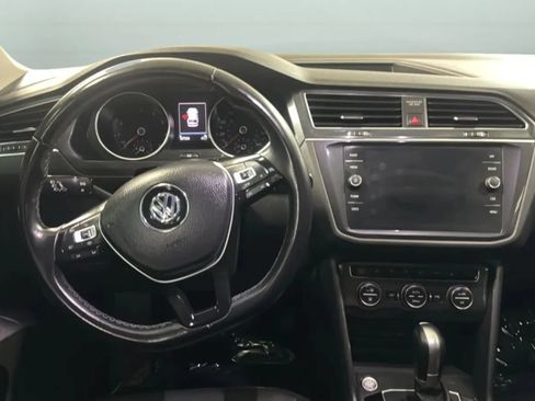 Used 2019 Volkswagen Tiguan SE FWD image 11