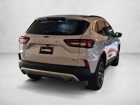 New 2026 Ford Escape SE image 2