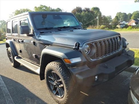 Used 2026 Jeep Wrangler Unlimited Sport AWD/4WD image 10