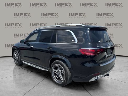 Used 2024 Mercedes-Benz GLS 450 4MATIC image 3