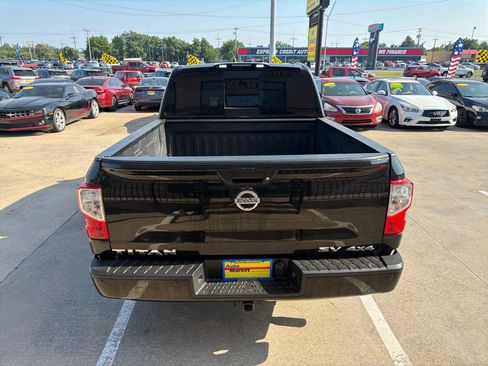 Used 2017 Nissan Titan SV AWD/4WD image 6