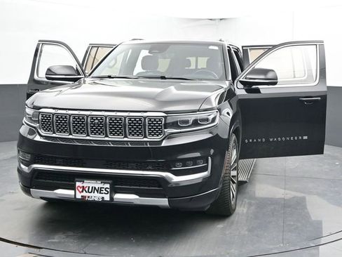 Used 2022 Jeep Grand Wagoneer Series III image 56