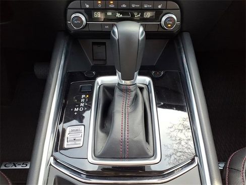 Certified 2025 MAZDA CX-5 Carbon Edition image 18