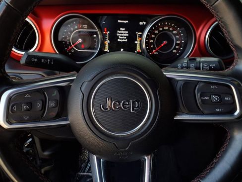 Used 2018 Jeep Wrangler Unlimited Rubicon w/ Safety Group AWD/4WD image 9