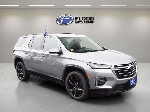 Used 2023 Chevrolet Traverse LT w/ LPO, Floor Liner Package AWD/4WD image 1