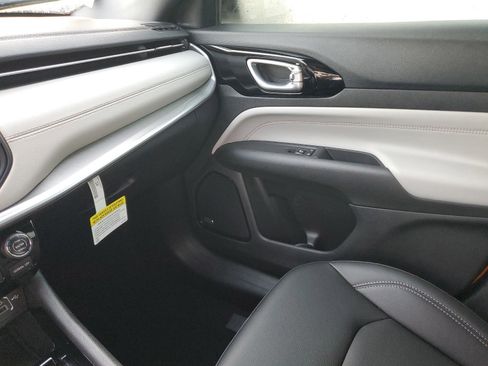 New 2026 Jeep Compass Limited w/ Sun, Sound & Navigation Group AWD/4WD image 21