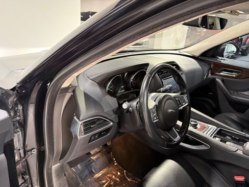 Used 2020 Jaguar F-PACE Prestige image 20
