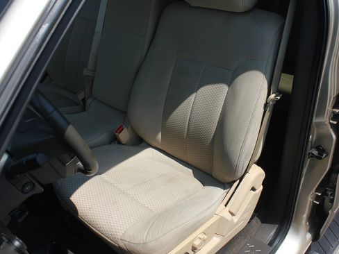 Used 2012 Ford F150 XLT w/ XTR Pkg image 31