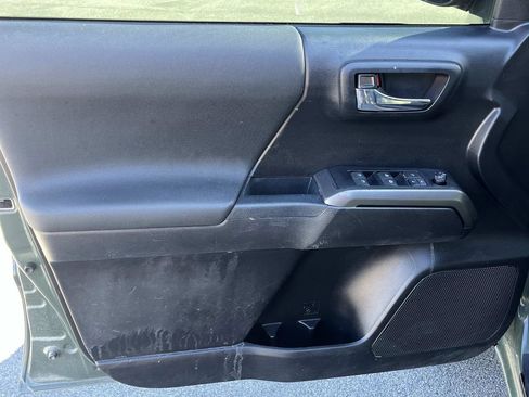 Used 2021 Toyota Tacoma TRD Off-Road w/ Technology Package image 22