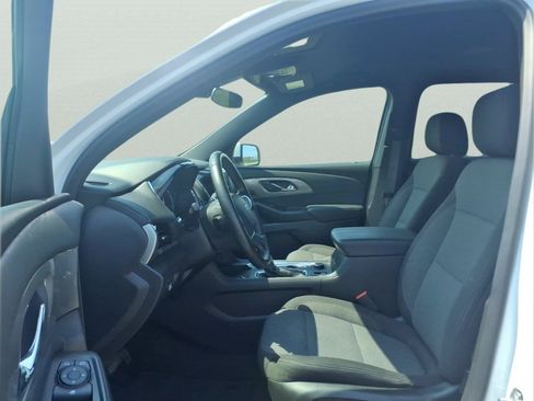 Used 2023 Chevrolet Traverse LT FWD image 18