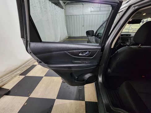 Used 2019 Nissan Rogue SV w/ Premium Package image 23