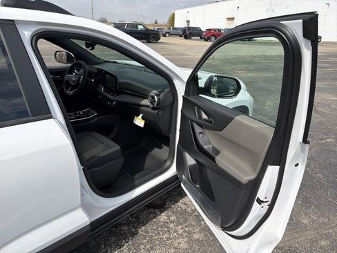 New 2026 Chevrolet Equinox LT image 31