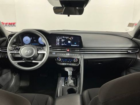 Used 2024 Hyundai Elantra SEL FWD image 12