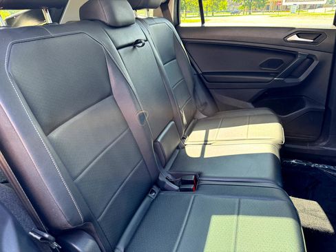 Used 2020 Volkswagen Tiguan SEL image 40