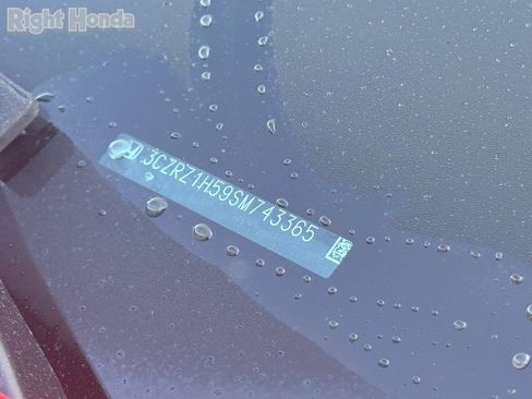 Certified 2025 Honda HR-V Sport image 11