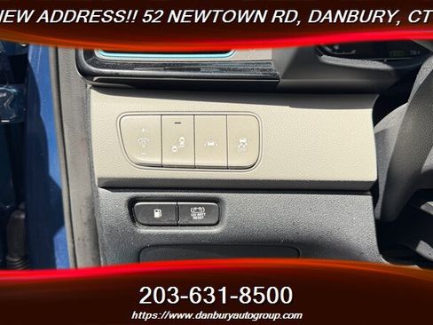 Used 2017 Kia Niro Touring w/ Advanced Technology Package FWD image 21