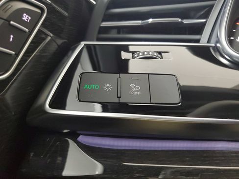 Used 2025 Audi Q7 3.0T Premium AWD/4WD image 34