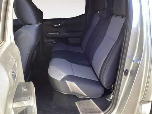 Used 2022 Toyota Tacoma TRD Sport image 13