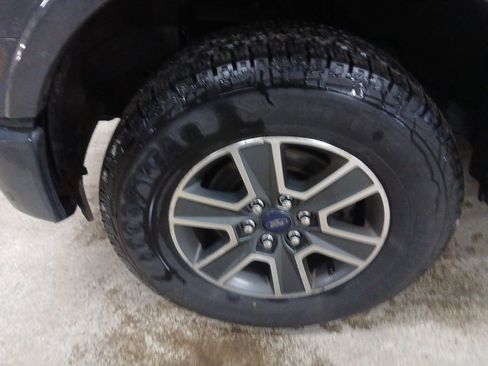 Used 2016 Ford F150 Lariat w/ Equipment Group 502A Luxury image 8